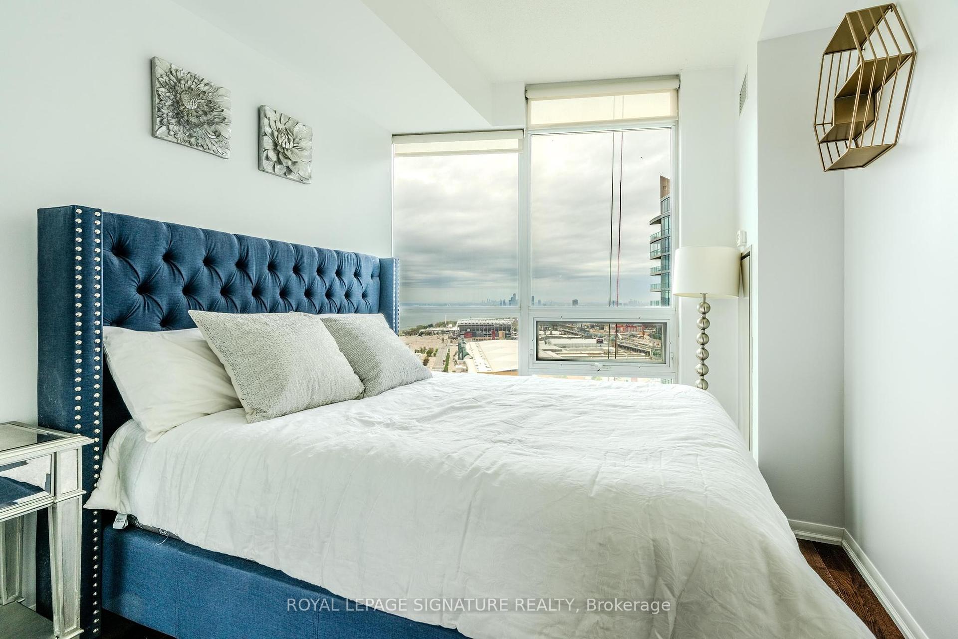 1 Bedroom Condo at 215 Fort York, Toronto For sale