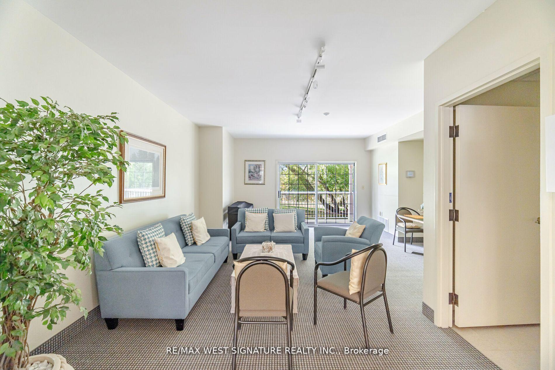 2 Bedrooms Condo at 75 Treelawn,  Vaughan For sale