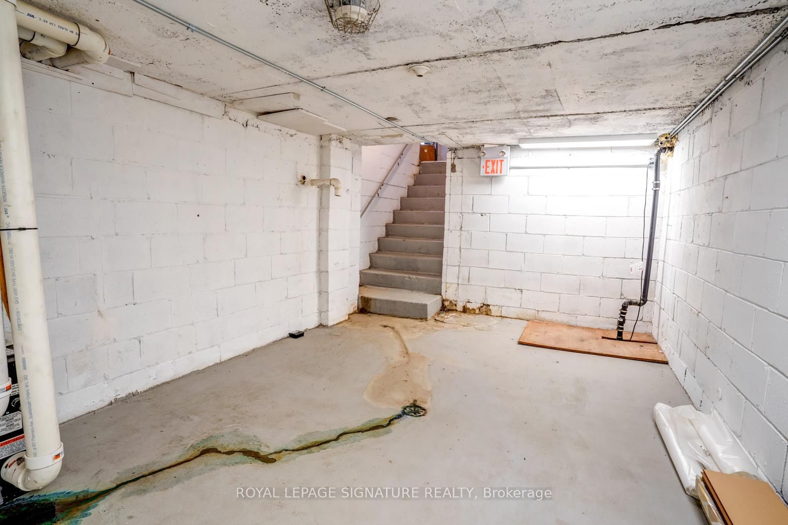 926 King Street W, #Main