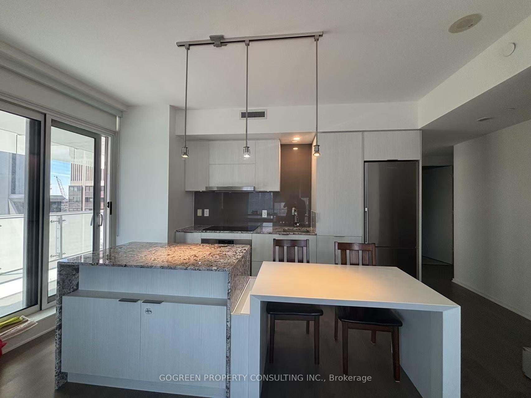2 Bedrooms Condo at 1 Bloor,  Toronto For sale