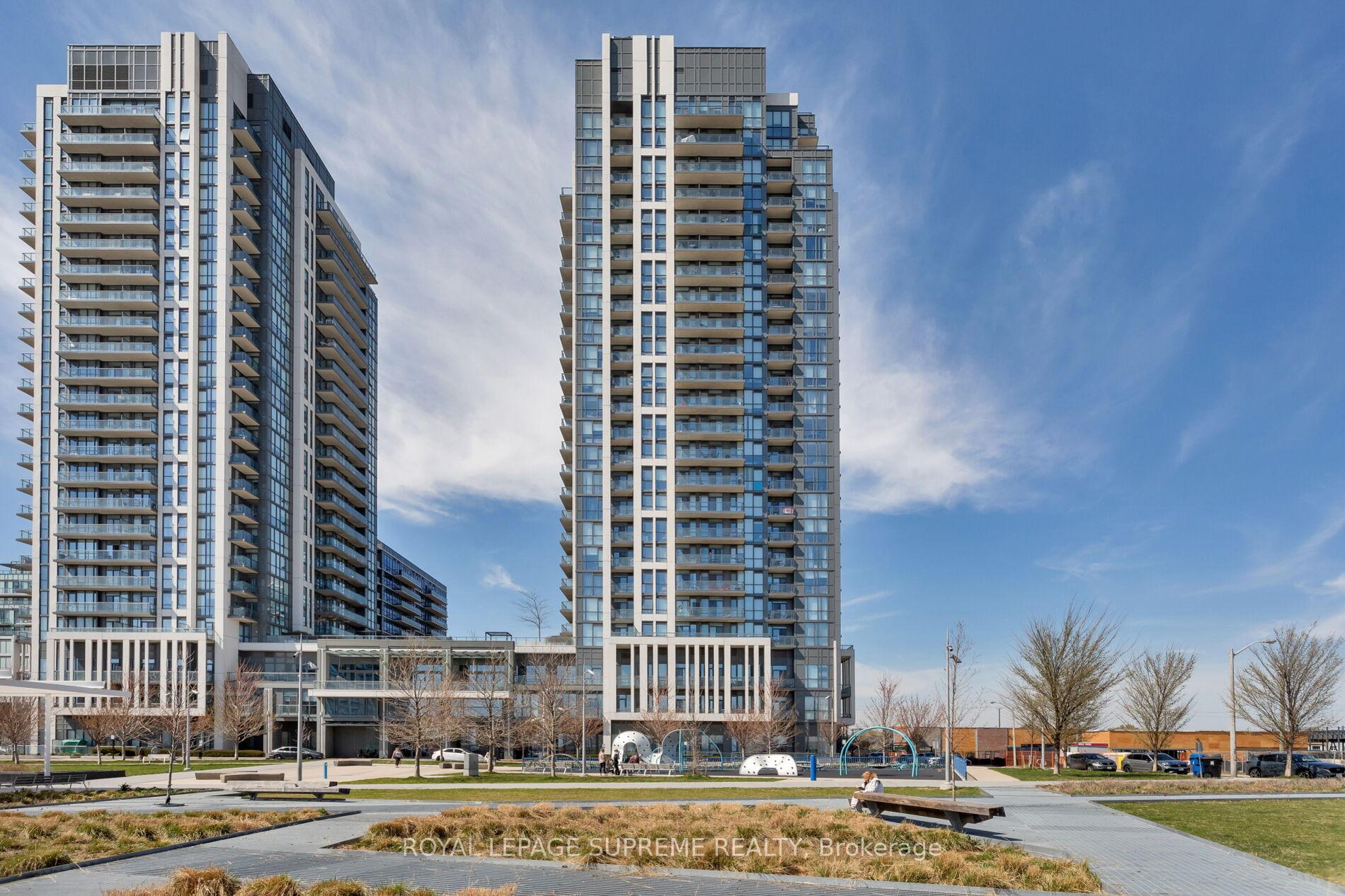 2 Bedrooms Condo at 17 Zorra,  Toronto For sale