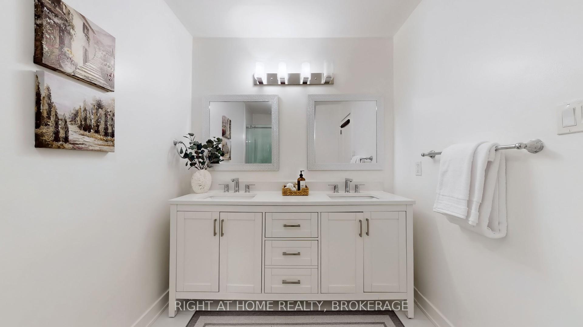 4 Bedrooms Condo at 4193 Longmoor, Burlington For sale