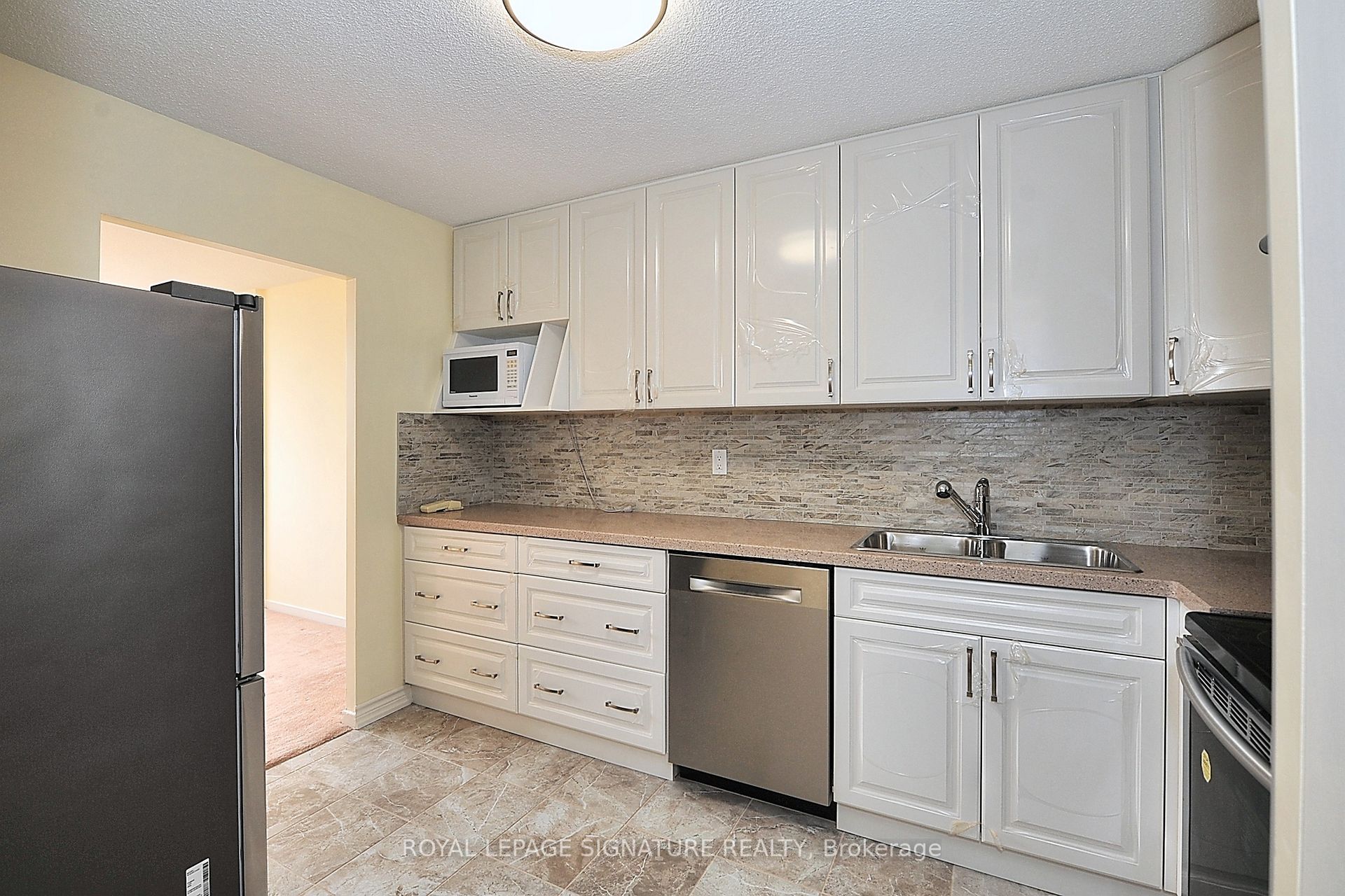 10 Tangreen Court, #702