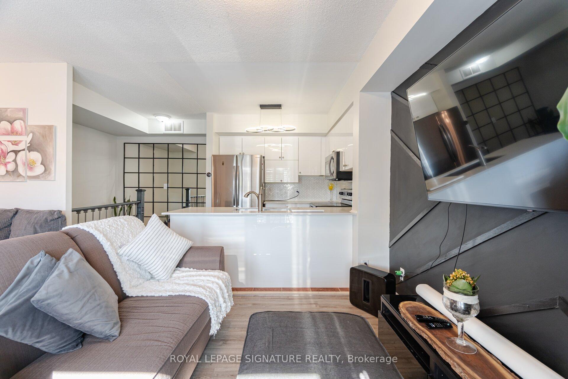 3 Bedrooms Condo at 3031 Finch, Toronto For sale
