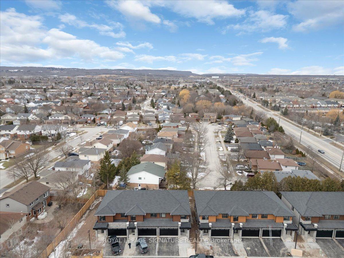 3 Bedrooms Condo at 2154 Walkers,  Burlington For sale