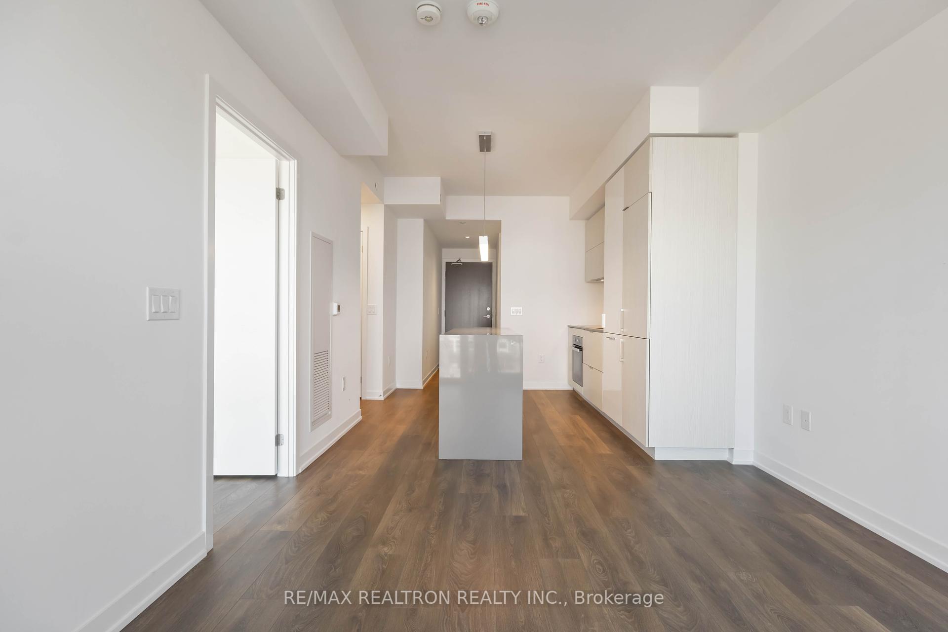 2 Bedrooms Condo at 20 Richardson, Toronto For sale