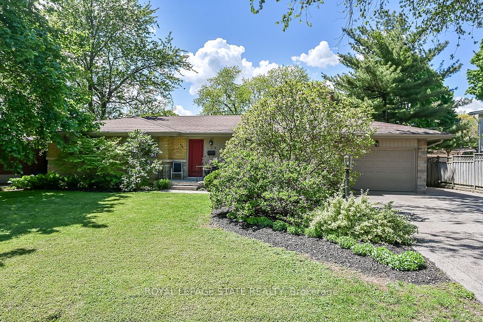 128 Oneida Boulevard, Hamilton, ON L9G 3C9