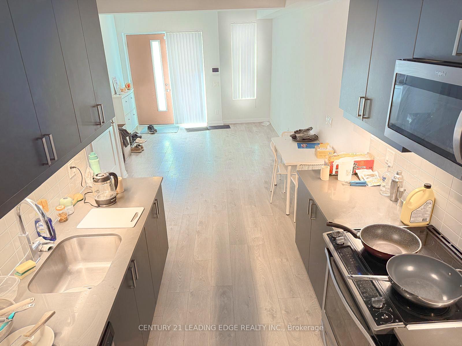 4 Bedrooms Condo at 1050 Portage,  Vaughan For sale