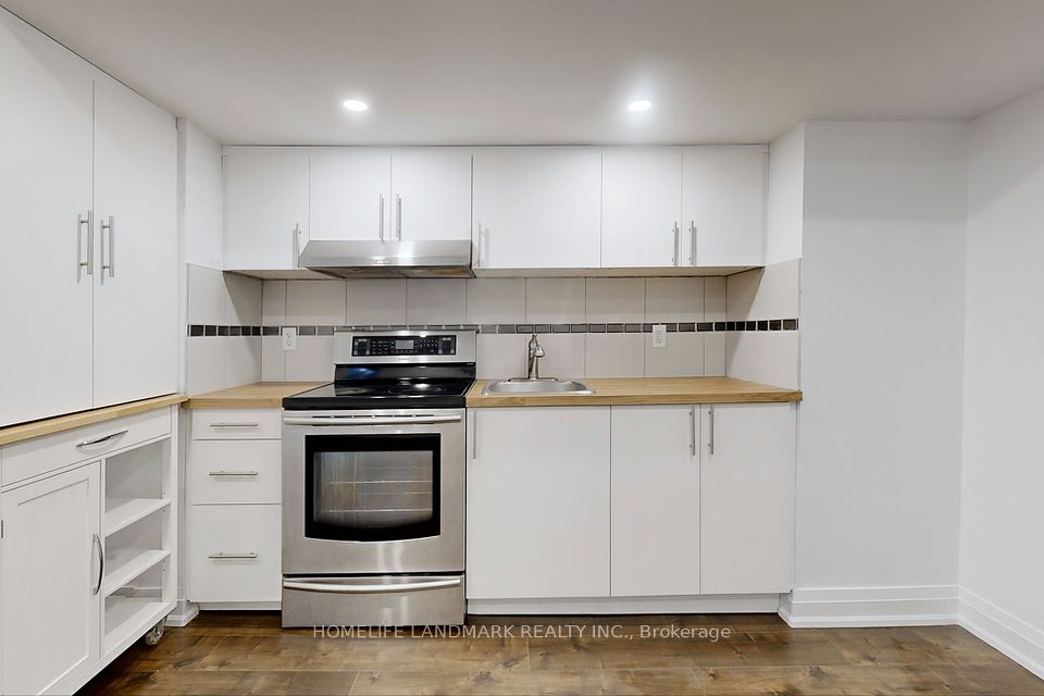 1661 Mount Albert