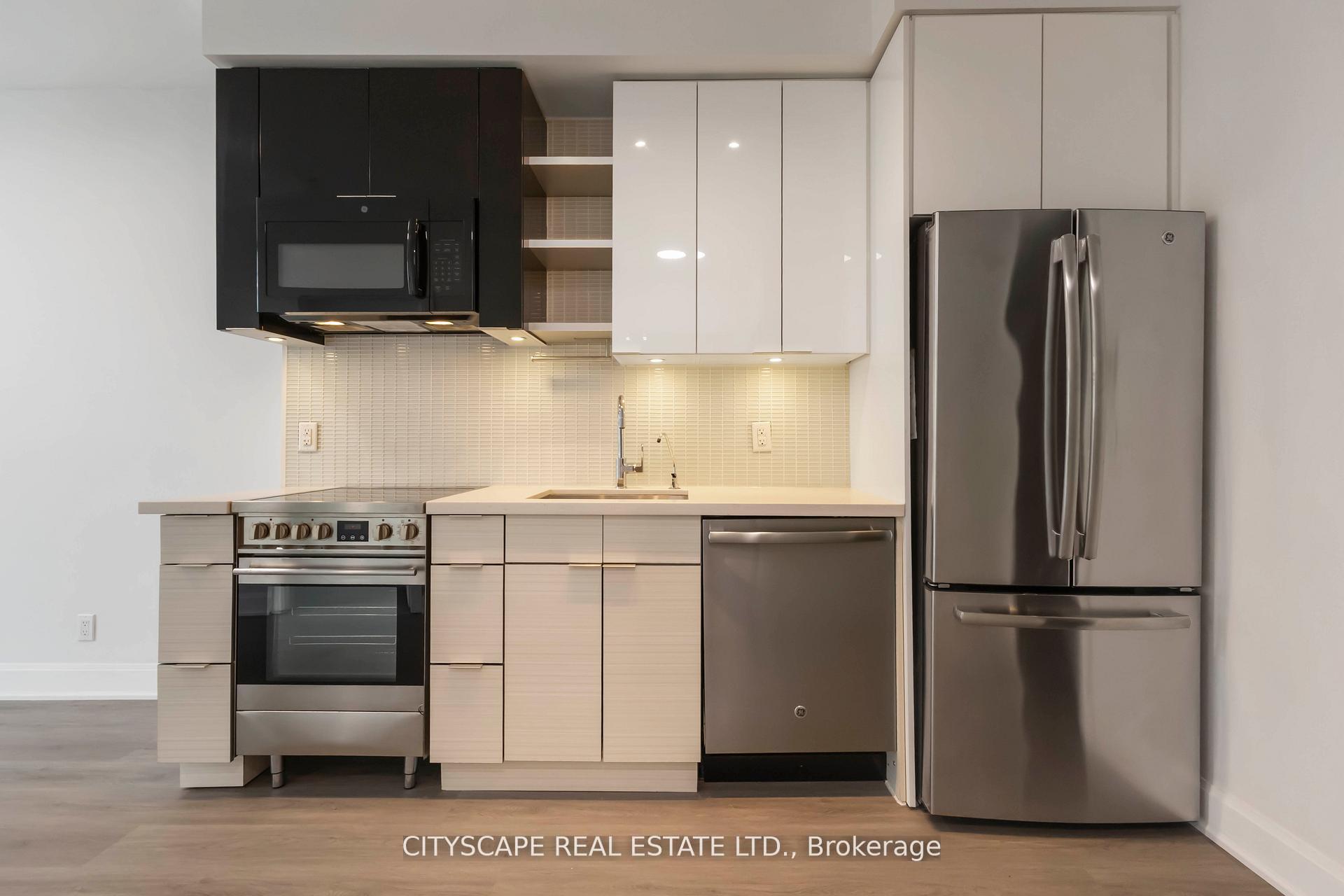 1 Bedroom Condo at 33 SHORE BREEZE, Toronto For sale