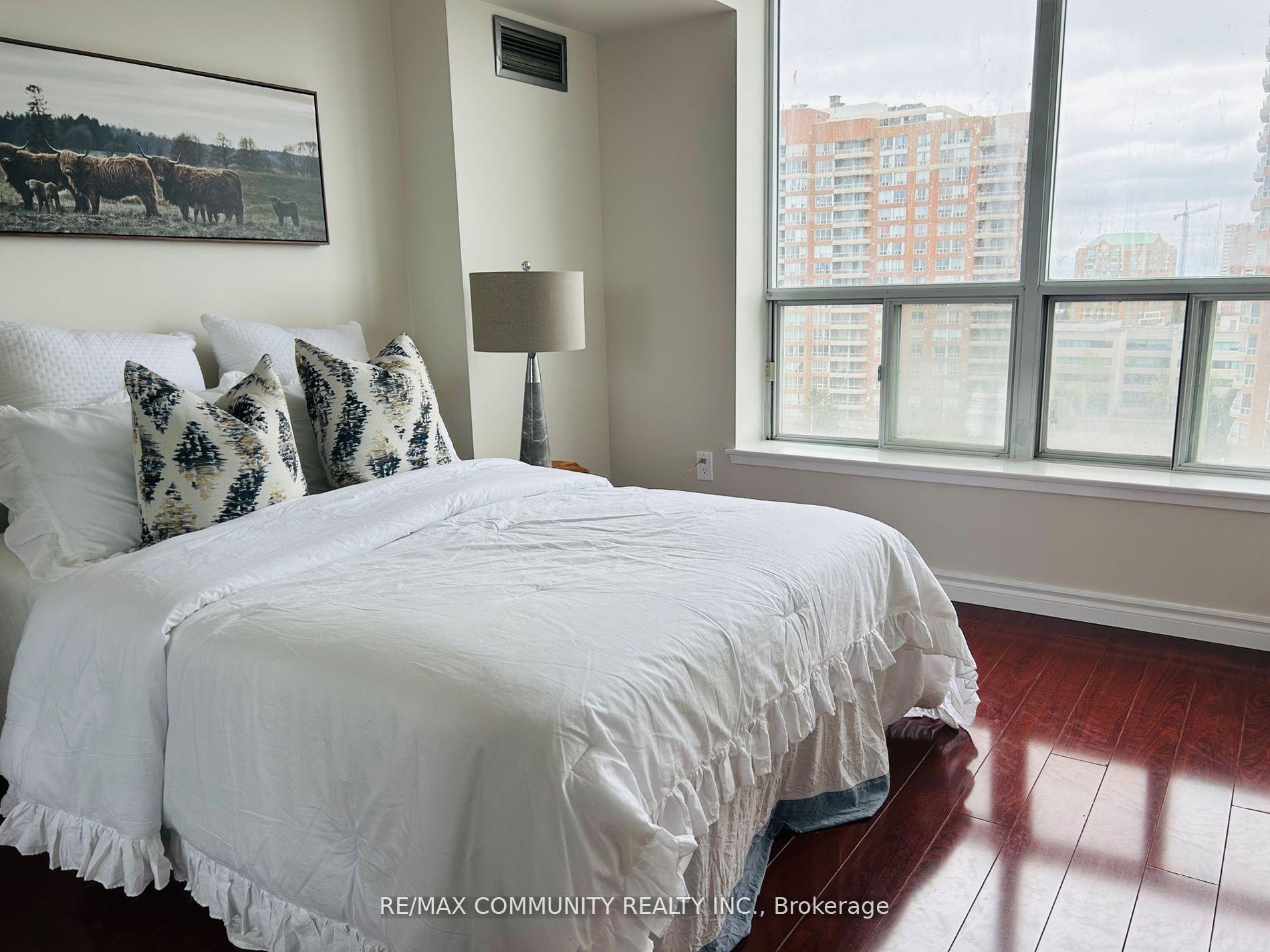 2 Bedrooms Condo at 430 Mclevin, Toronto For sale