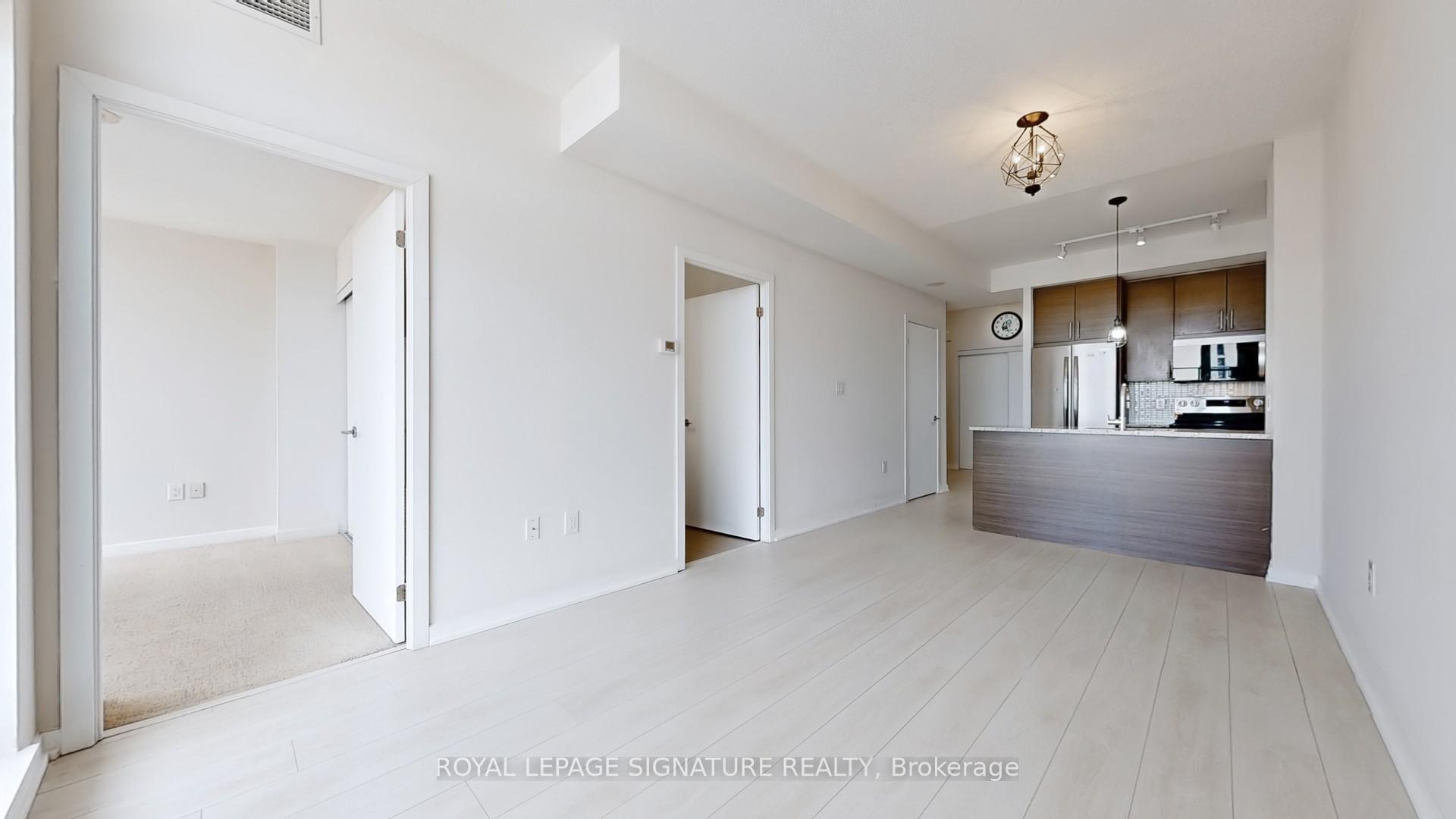 2 Bedrooms Condo at 70 Forest Manor, Toronto For sale