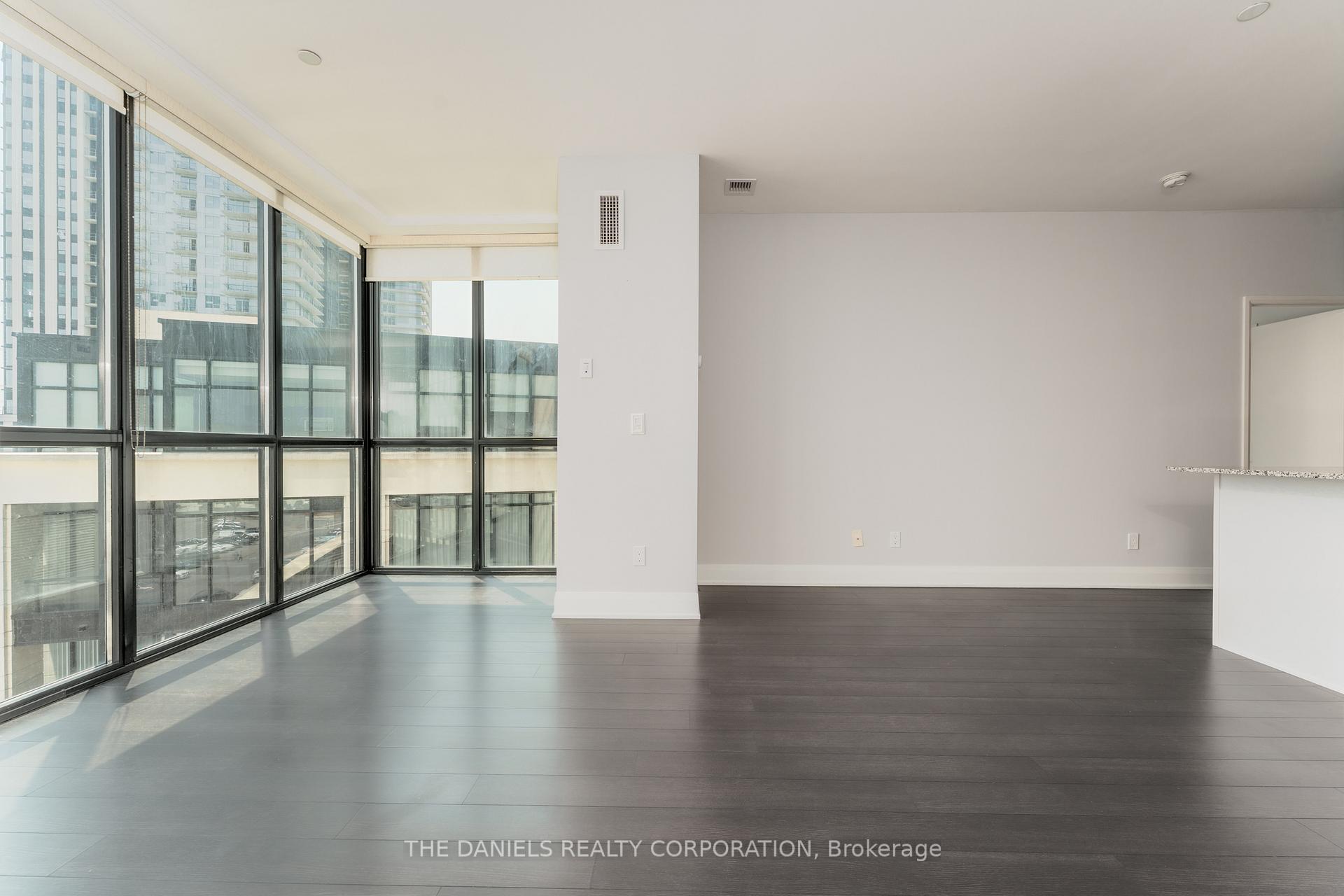 2 Bedrooms Condo at 2900 Highway 7, Vaughan For sale