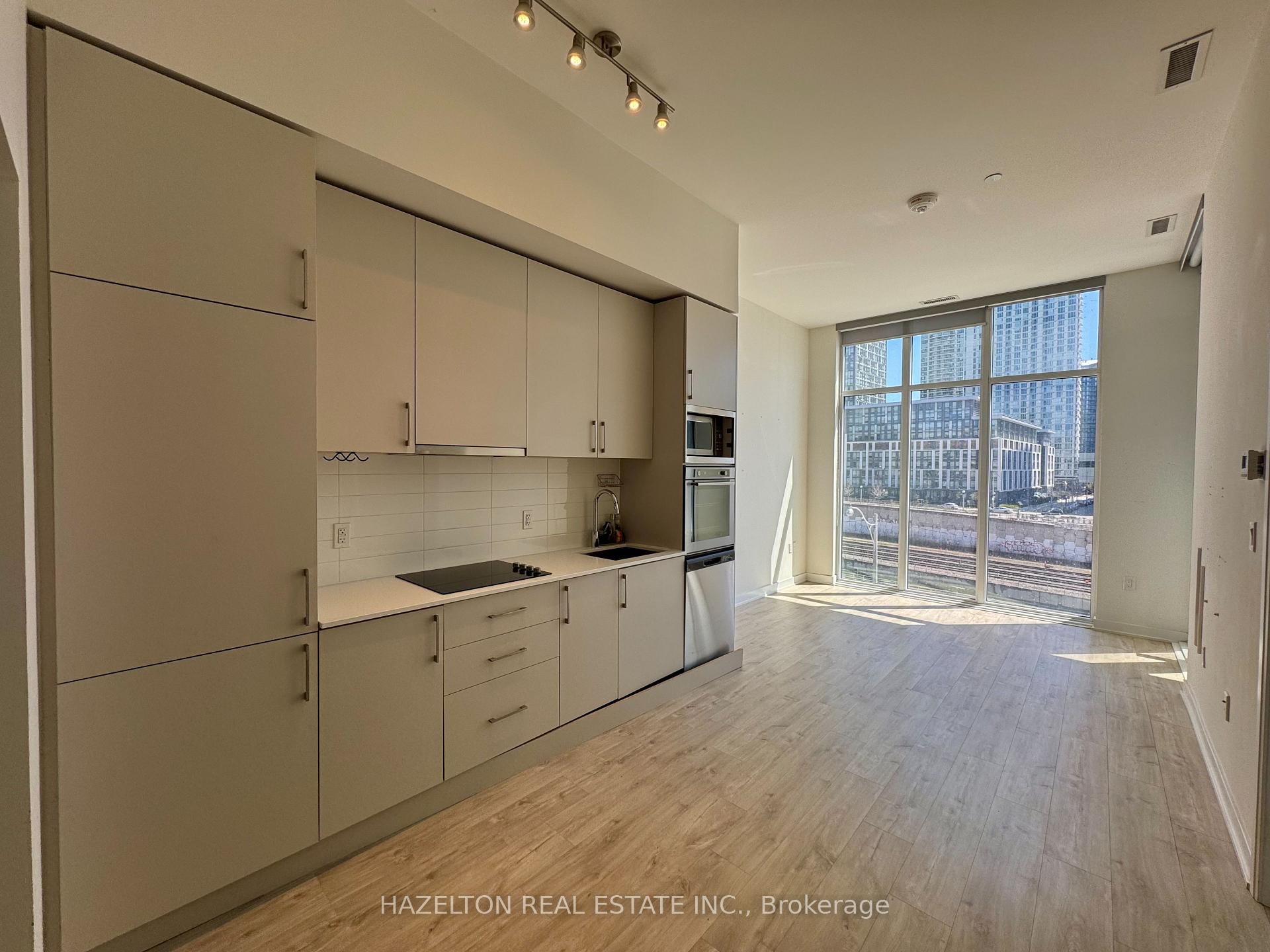 2 Bedrooms Condo at 576 Front, Toronto For sale