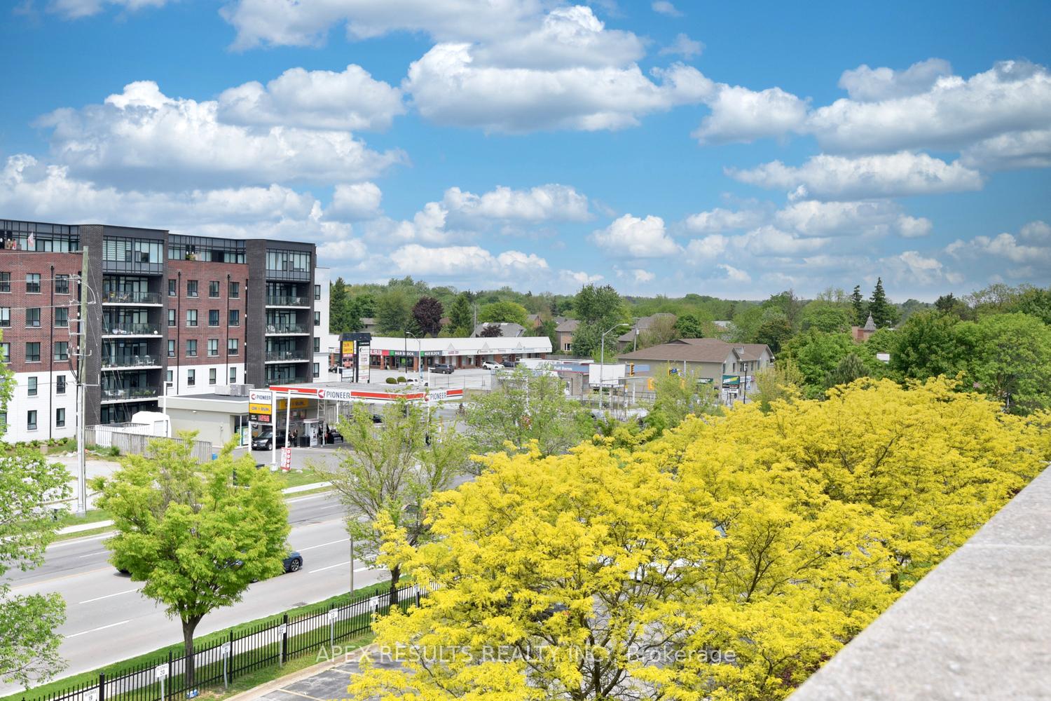 3 Bedrooms Condo at 262 Dundas, Hamilton For sale