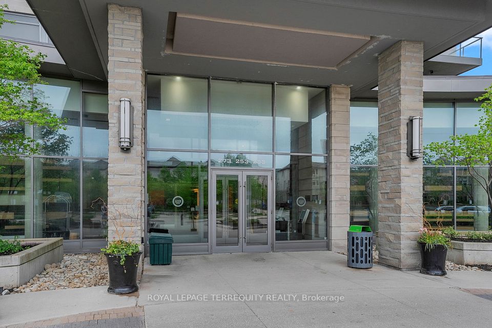 #210 - 273 South Park Road, Markham, ON L3T 0B5