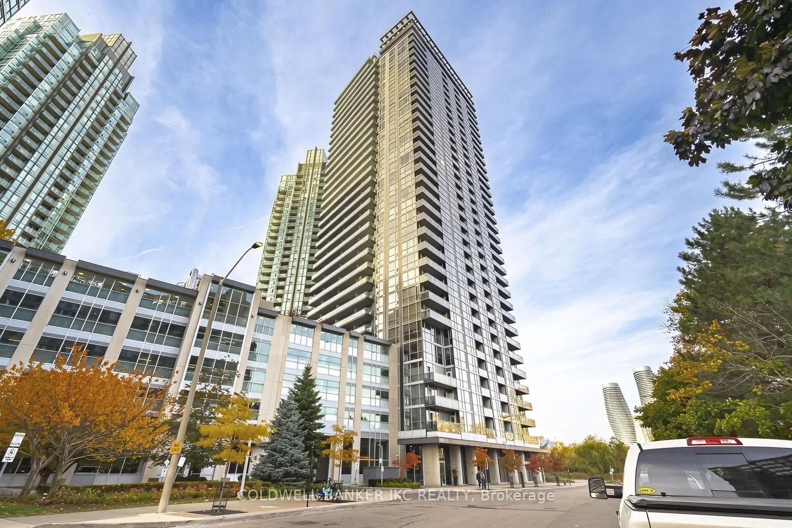2 Bedrooms Condo at 223 Webb, Mississauga For sale