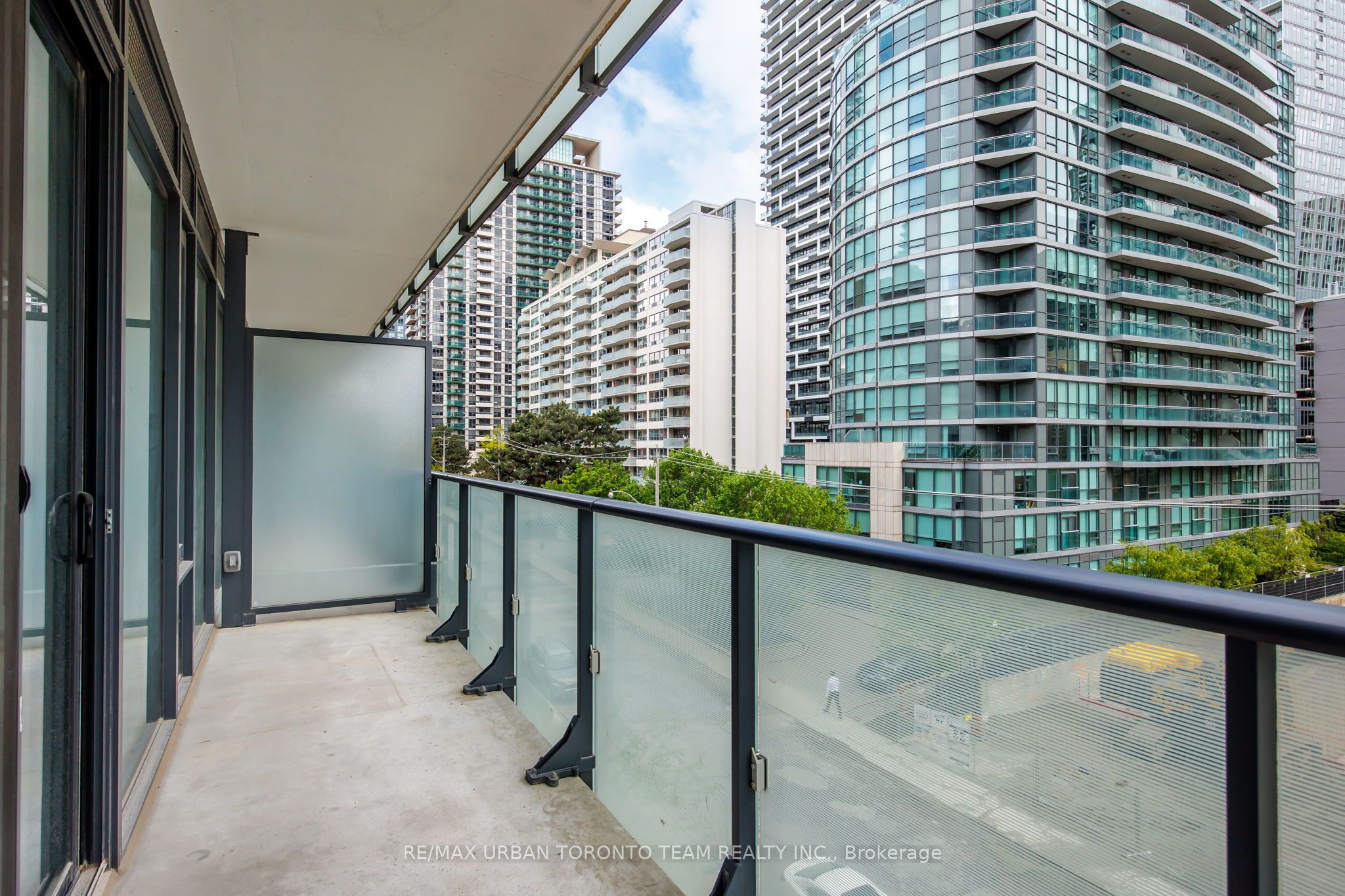 161 Roehampton Avenue, #304