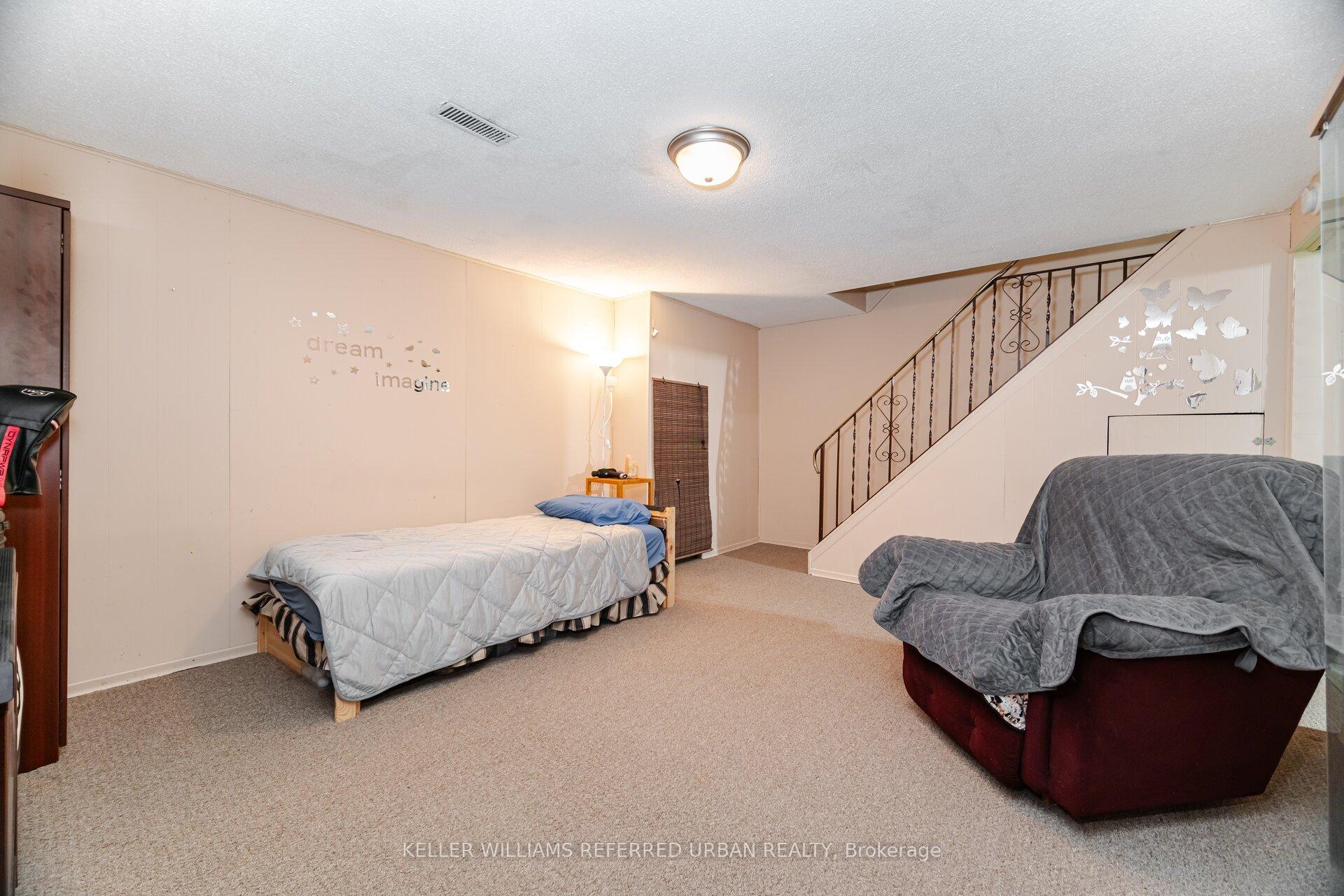 3 Bedrooms Condo at 973 Francis, Burlington For sale