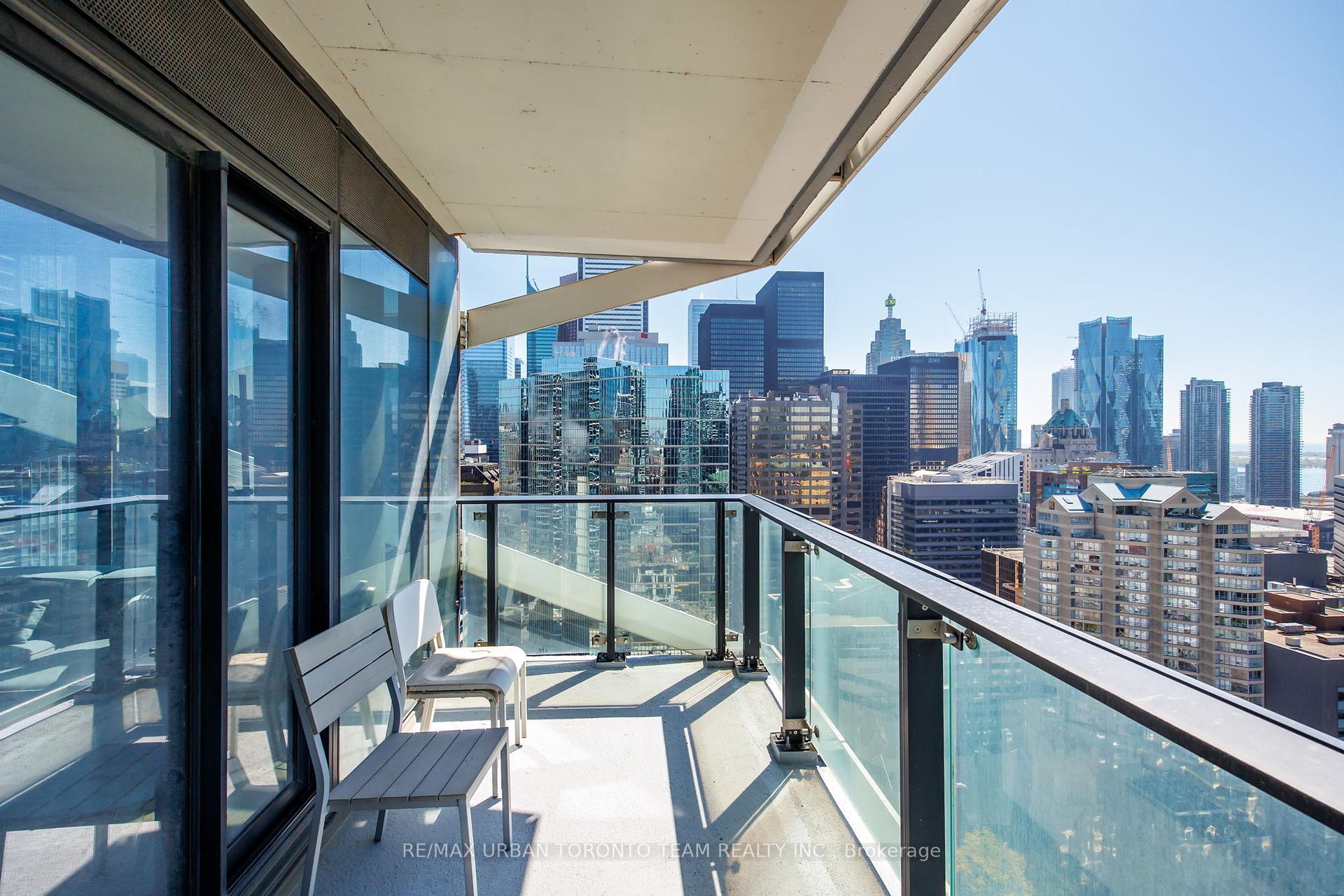 2 Bedrooms Condo at 224 King, Toronto For sale