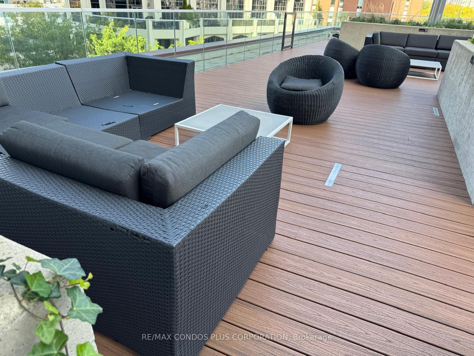 1 Bedroom Condo at 32 Davenport, Toronto For sale