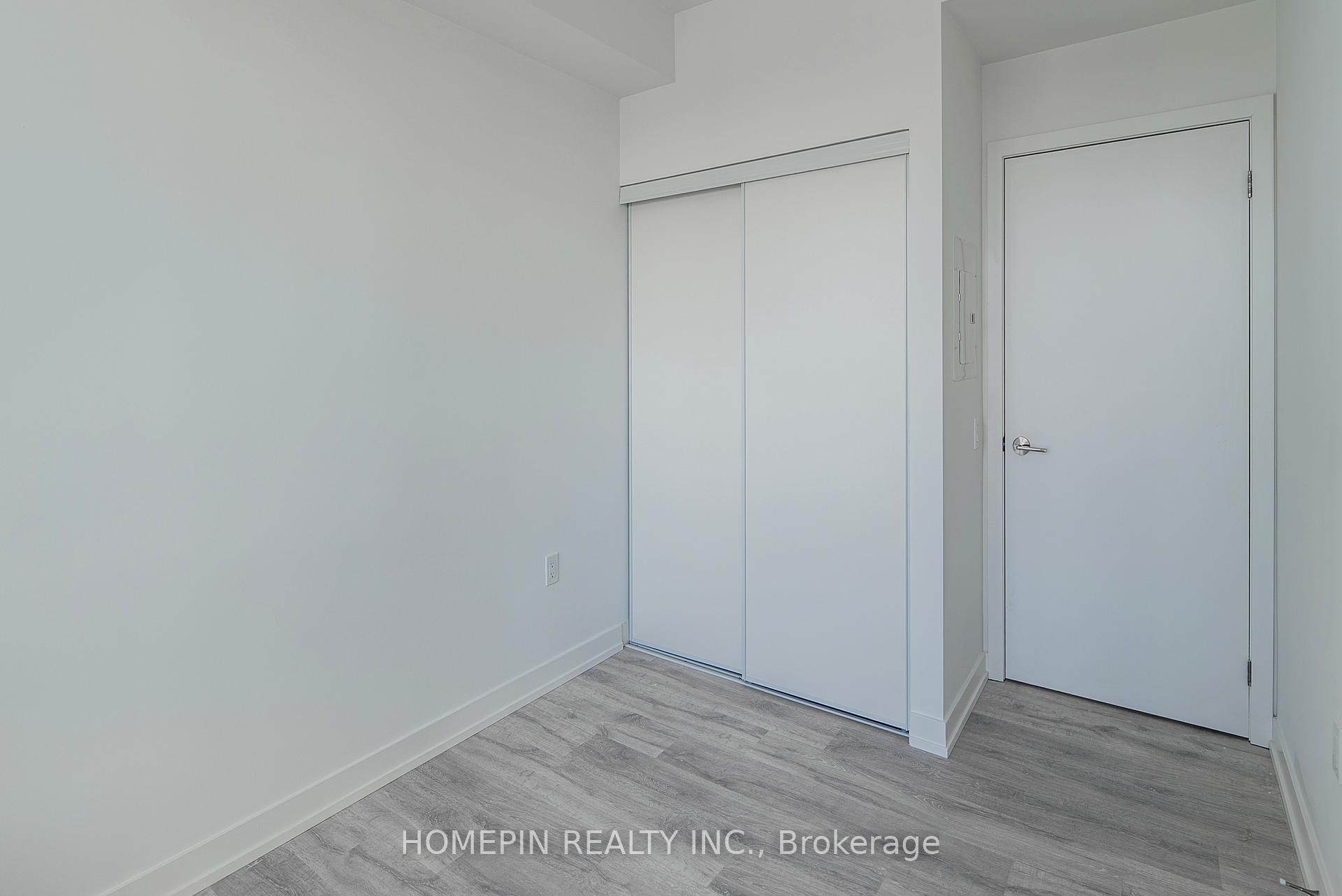 2 Bedrooms Condo at 8 Olympic Garden,  Toronto For sale
