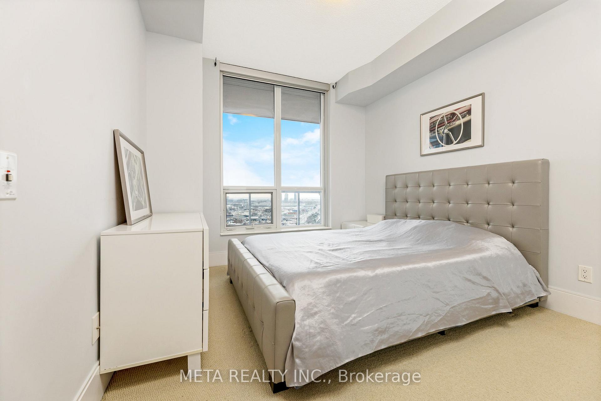 2 Bedrooms Condo at 15 Viking,  Toronto For sale