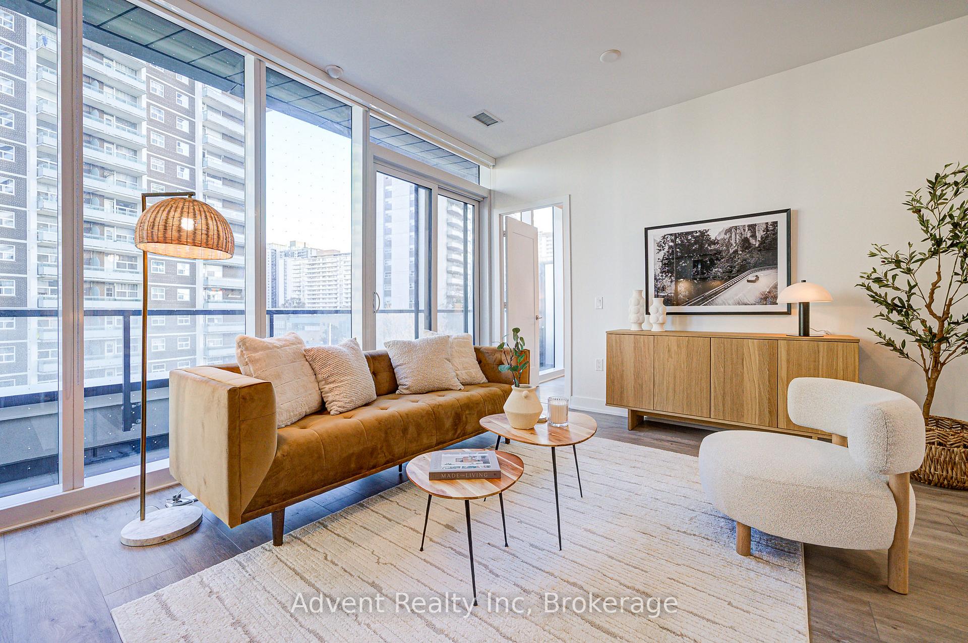 2 Bedrooms Condo at 585 Bloor,  Toronto For sale