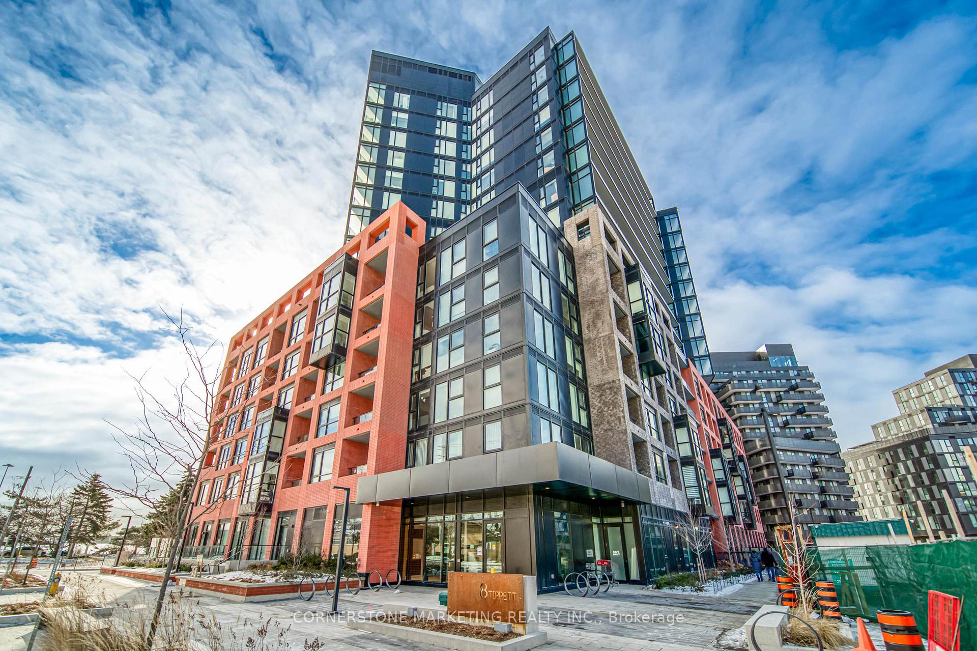 3 Bedrooms Condo at 8 Tippett,  Toronto For sale