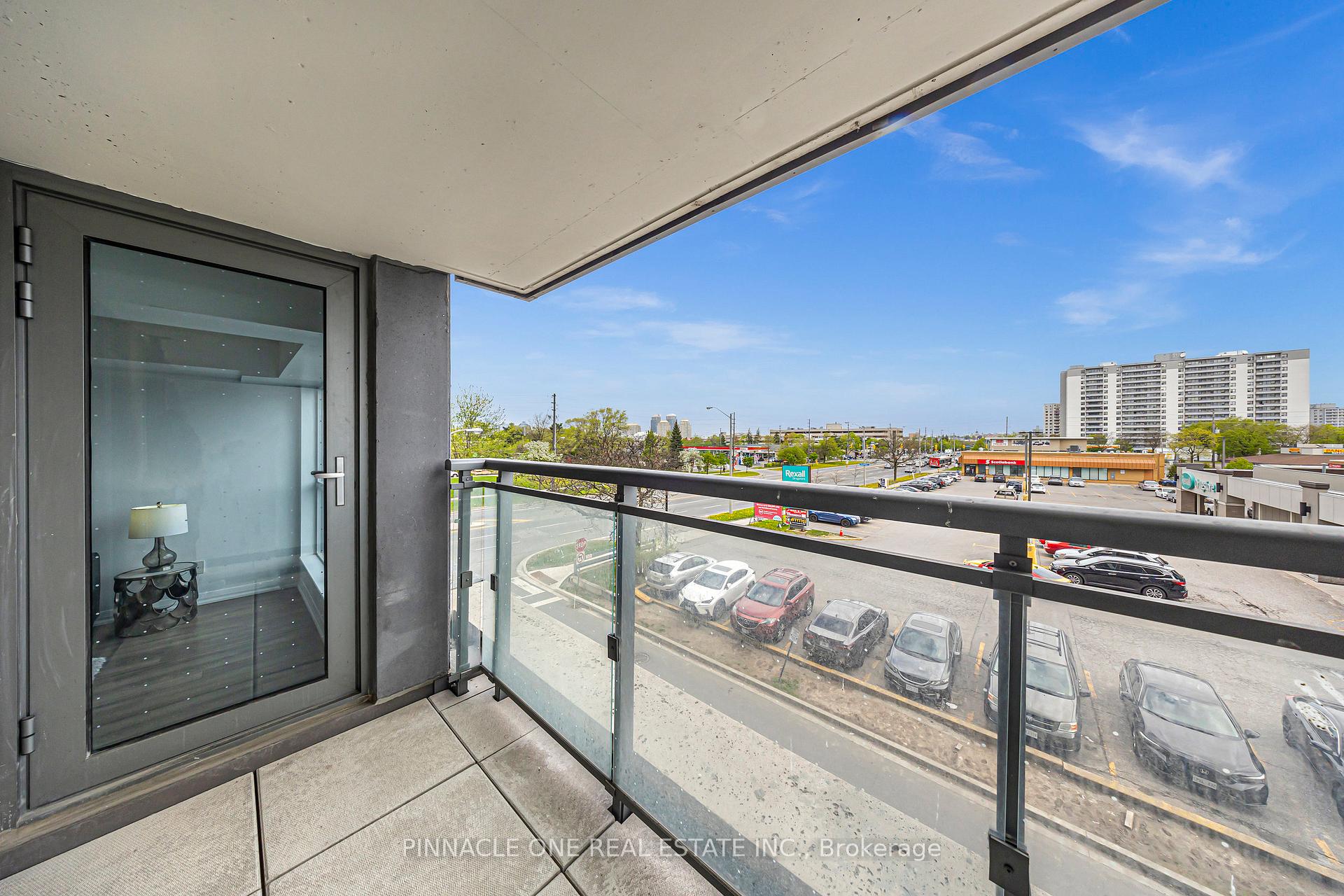 2 Bedrooms Condo at 30 Meadowglen, Toronto For sale