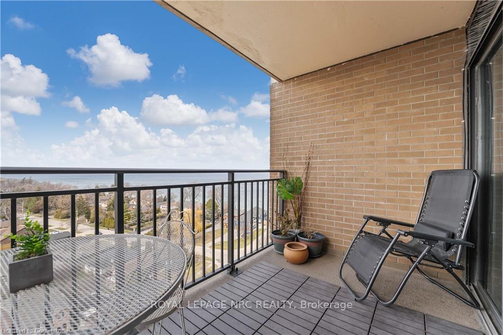 2 Bedrooms Condo at 500 GREEN,  Hamilton For sale