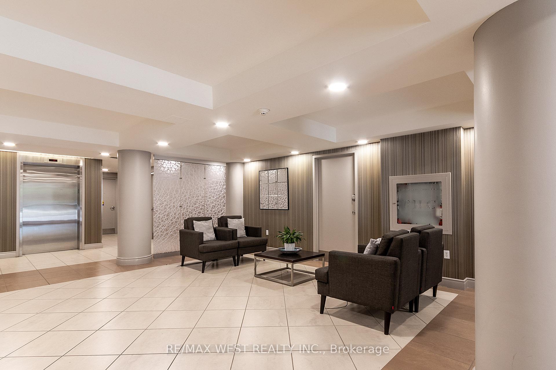 2 Bedrooms Condo at 330 Adelaide, Toronto For sale