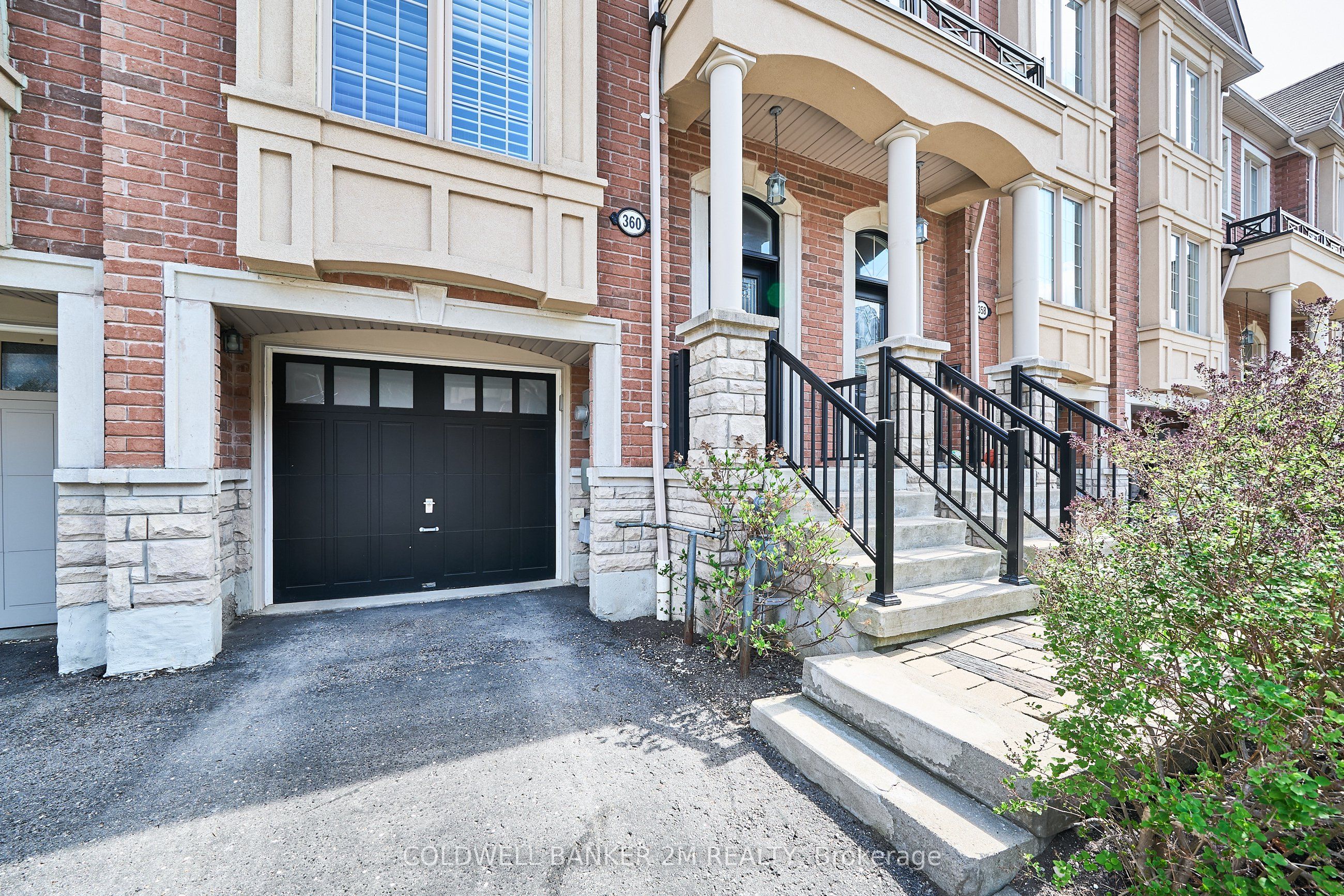 360 Doak Lane, Newmarket, ON L3Y 0A7