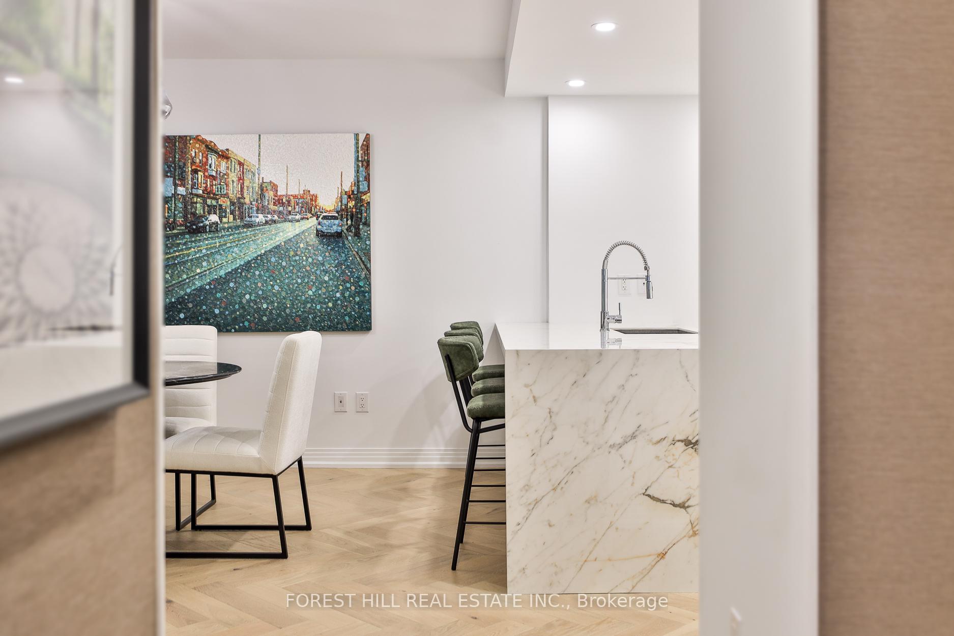 2 Bedrooms Condo at 1 Benvenuto, Toronto For sale