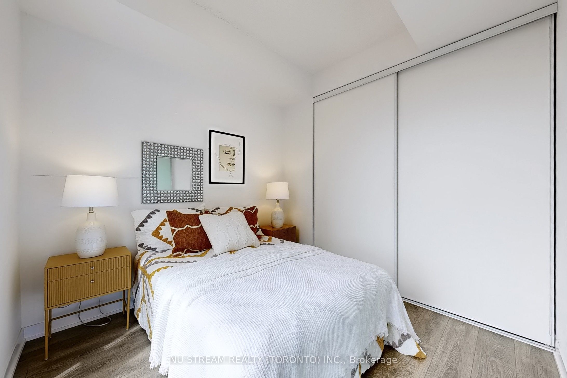 87 Peter Street, #2302