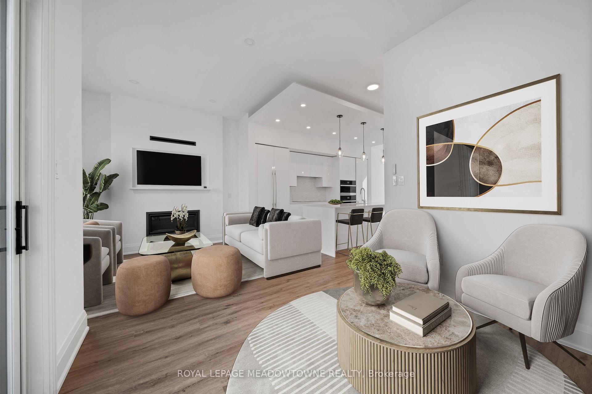 4 Bedrooms Condo at 121 High, Mississauga For sale