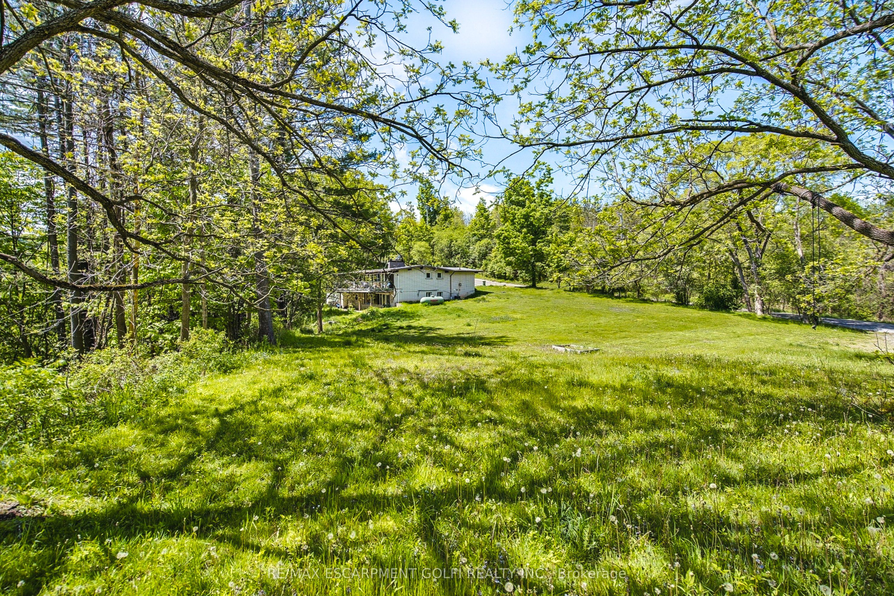 932 OLD DUNDAS Road