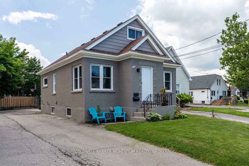 366 Carlton