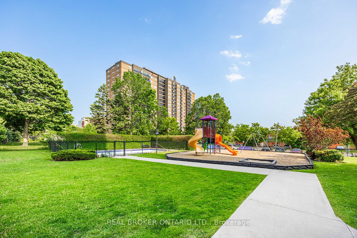 2721 Victoria Park Avenue, #506