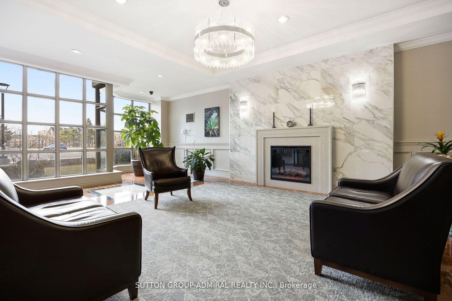 2 Bedrooms Condo at 11 Townsgate,  Vaughan For sale