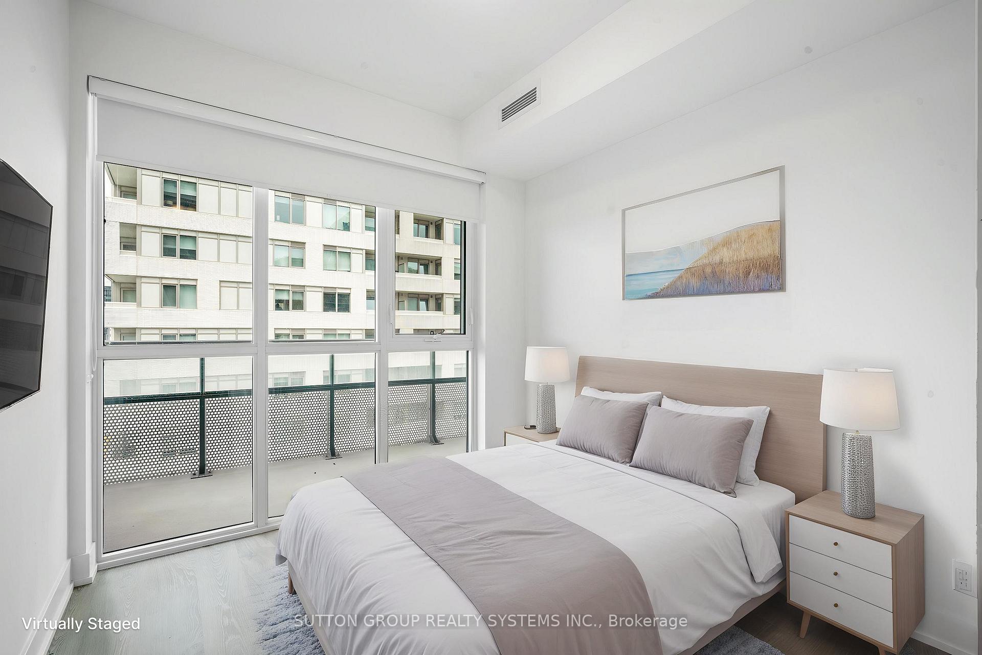 2 Bedrooms Condo at 11 Lillian, Toronto For sale