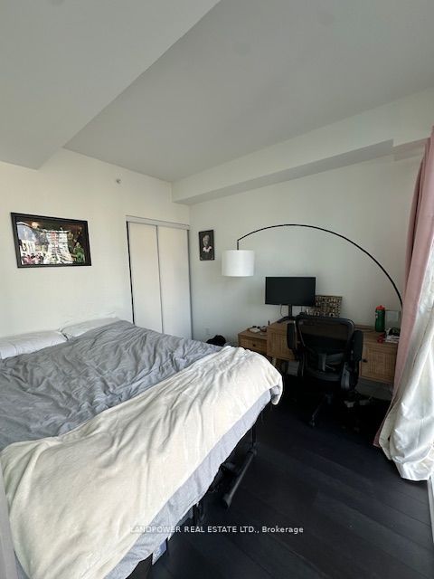 290 Adelaide Street W, #1810