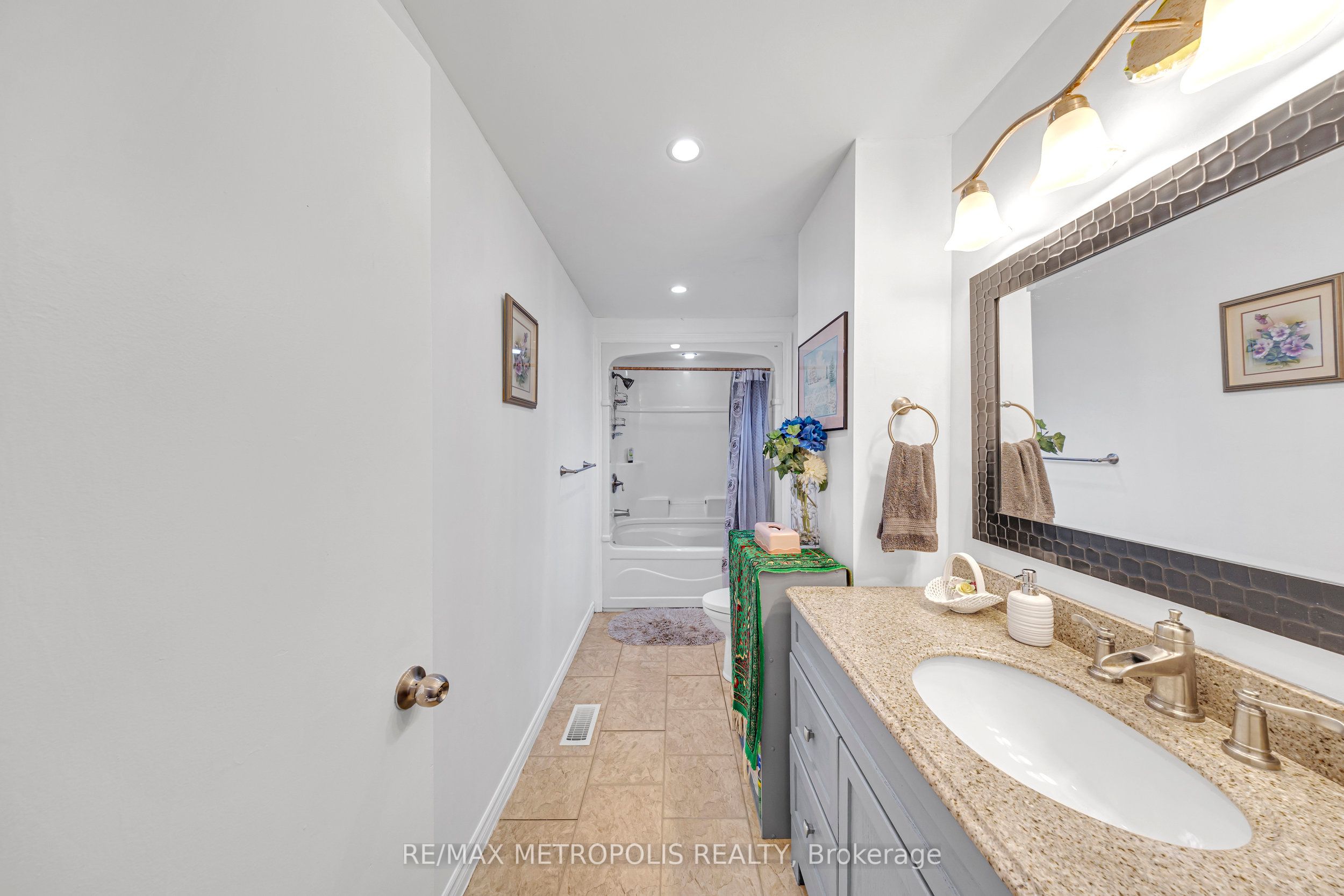 337 Pine Avenue
