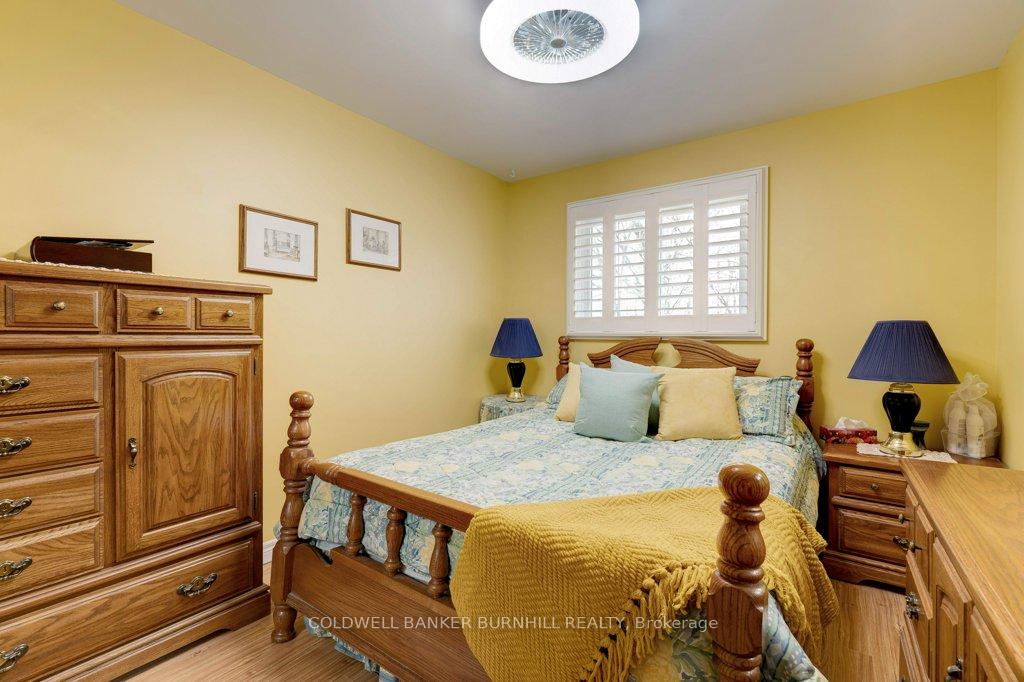 3 Bedrooms Condo at 2301 CAVENDISH,  Burlington For sale