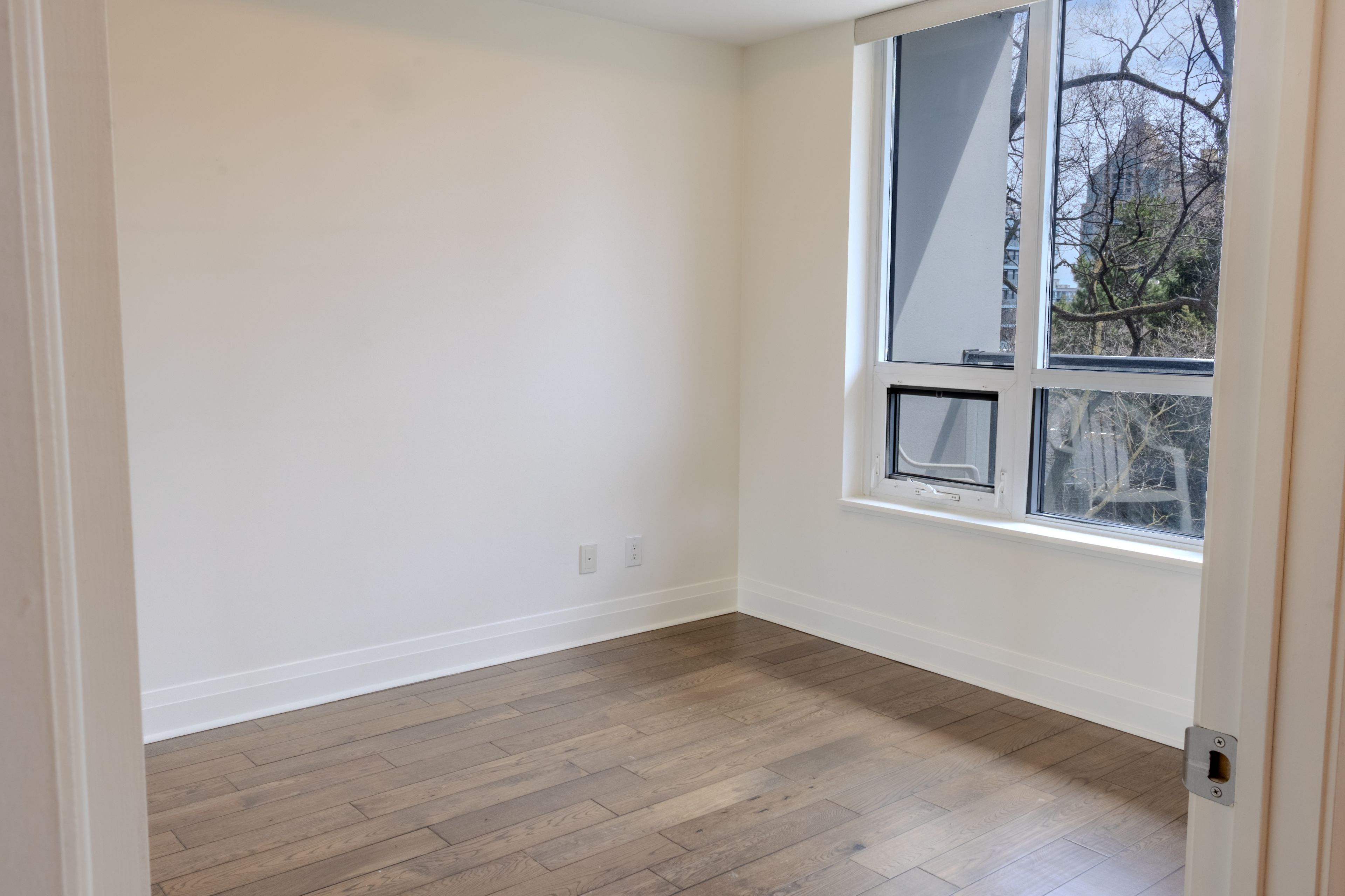 399 Spring Garden Avenue 402