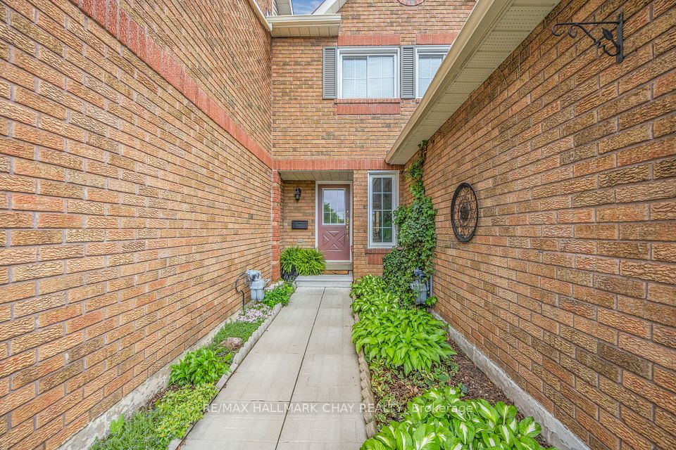 #49 - 165 Kozlov Street, Barrie, ON L4N 7M7