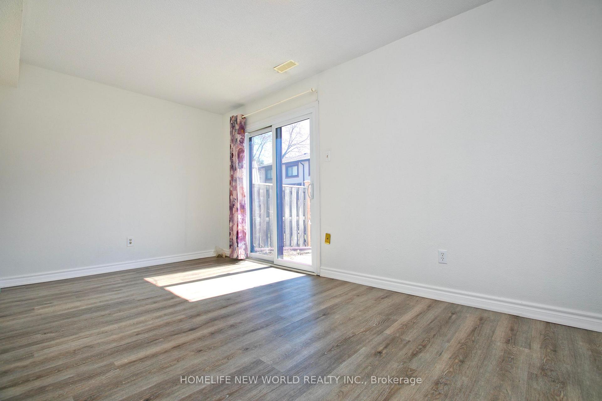 4 Bedrooms Condo at 24 Fundy Bay,  Toronto For sale