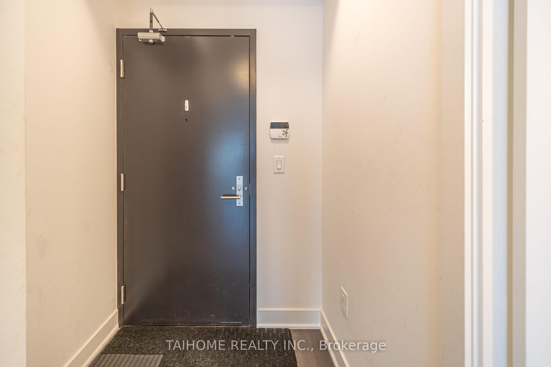 2 Bedrooms Condo at 955 Bay, Toronto For sale