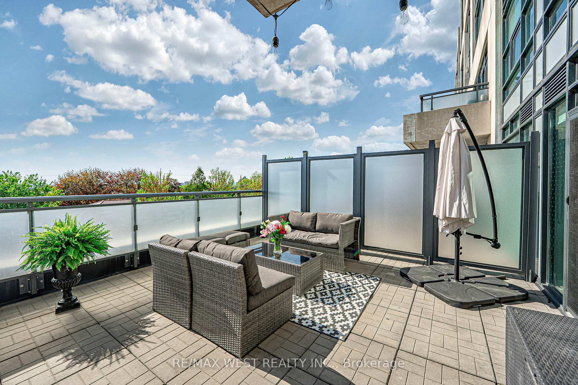 2 Bedrooms Condo at 2522 Keele, Toronto For sale