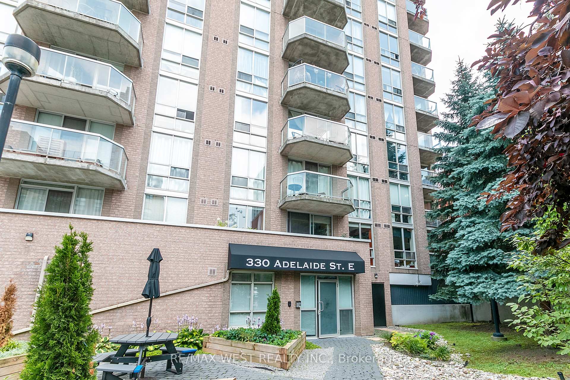 2 Bedrooms Condo at 330 Adelaide, Toronto For sale